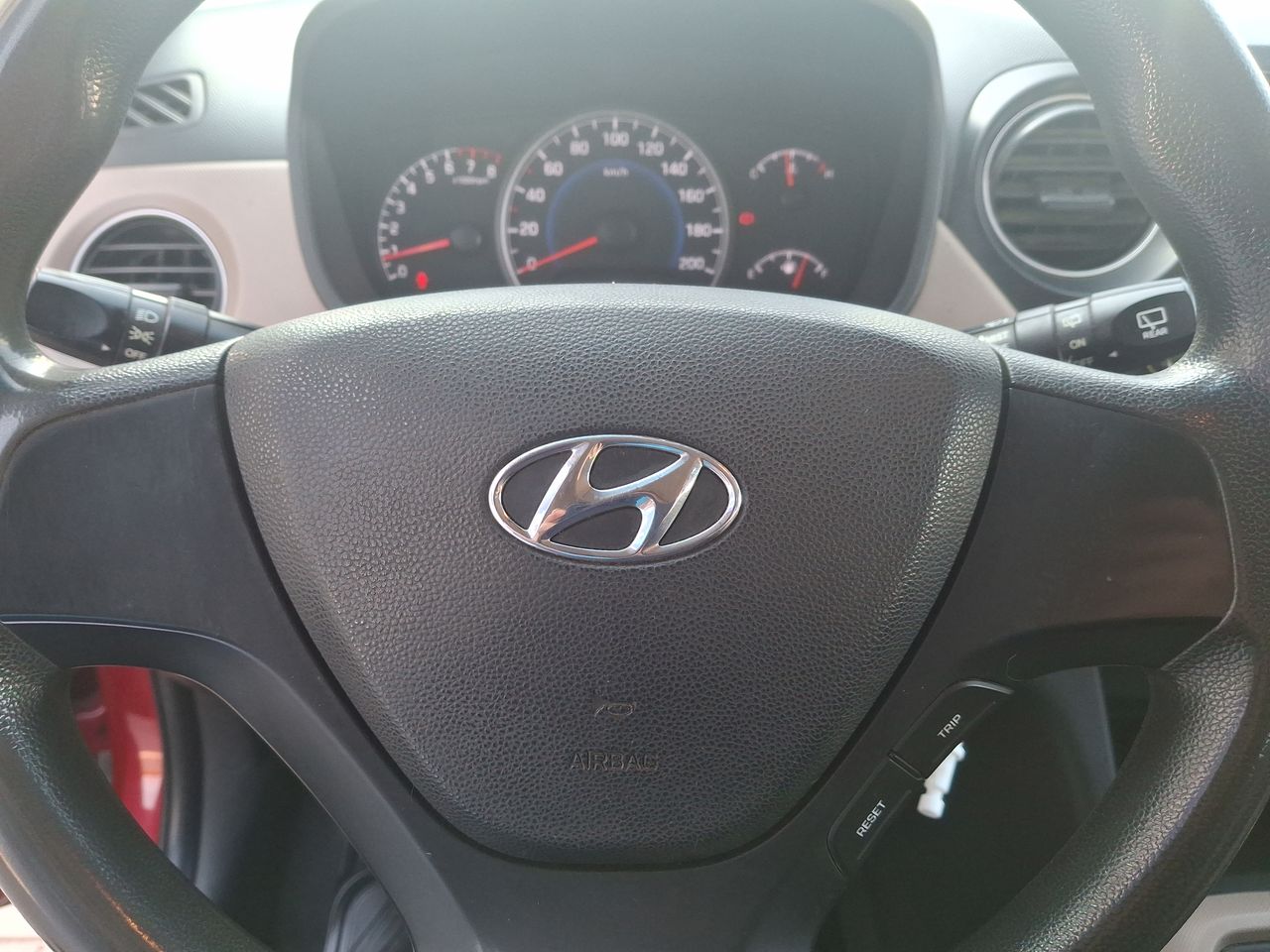 HYUNDAI - 25