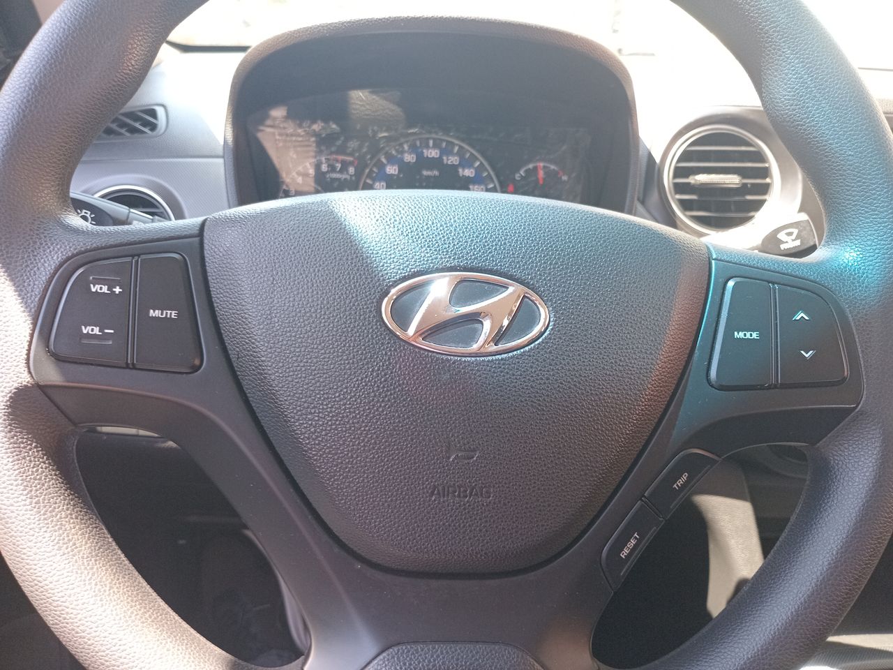 HYUNDAI - 25