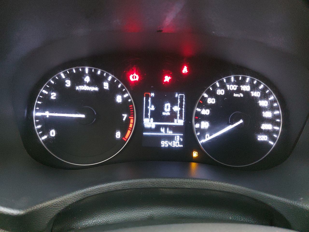 HYUNDAI - 25