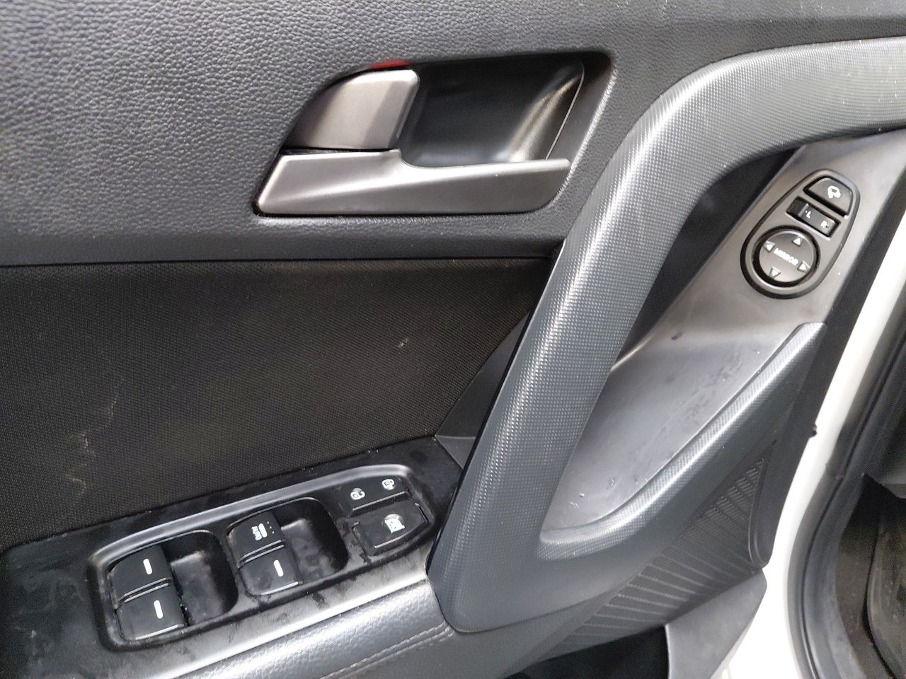 HYUNDAI - 20