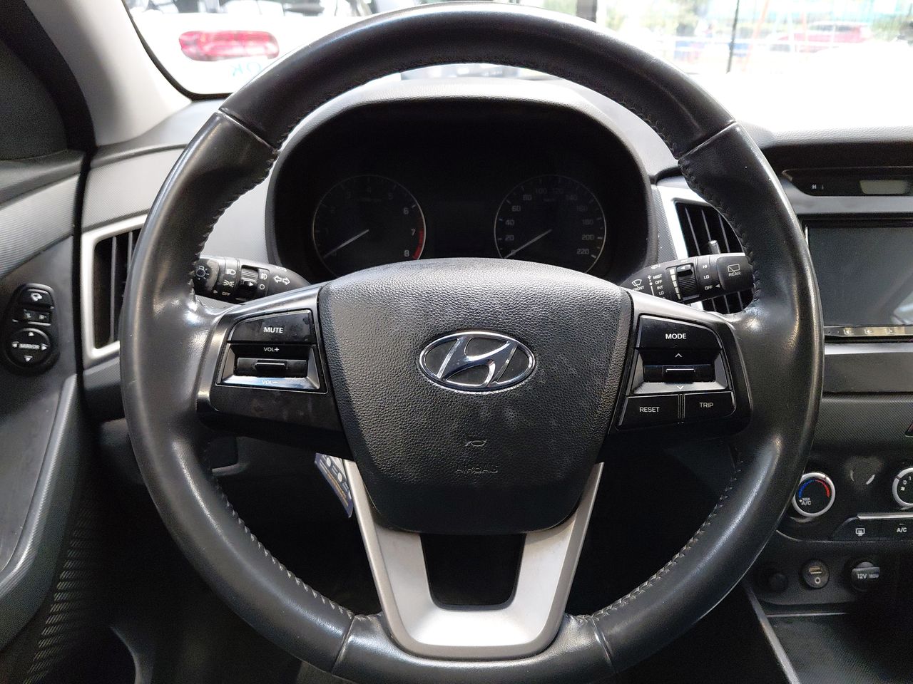 HYUNDAI - 23