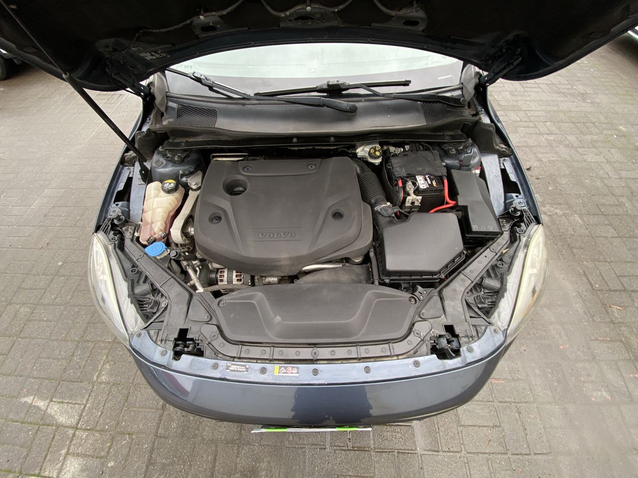 VOLVO - 10