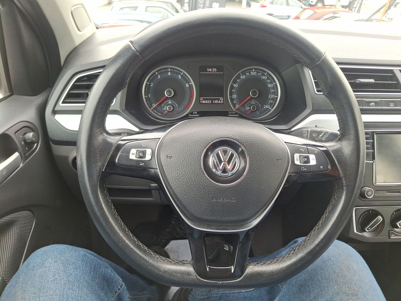 VOLKSWAGEN - 23