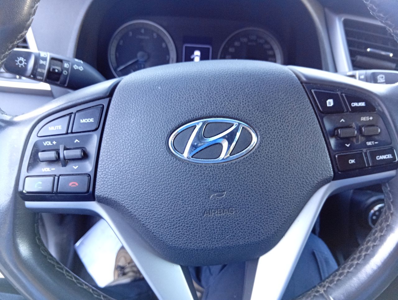 HYUNDAI - 24