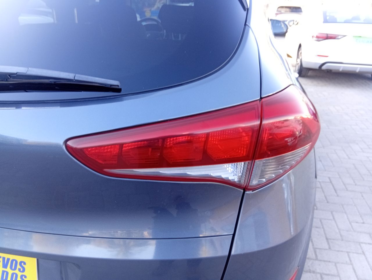 HYUNDAI - 18