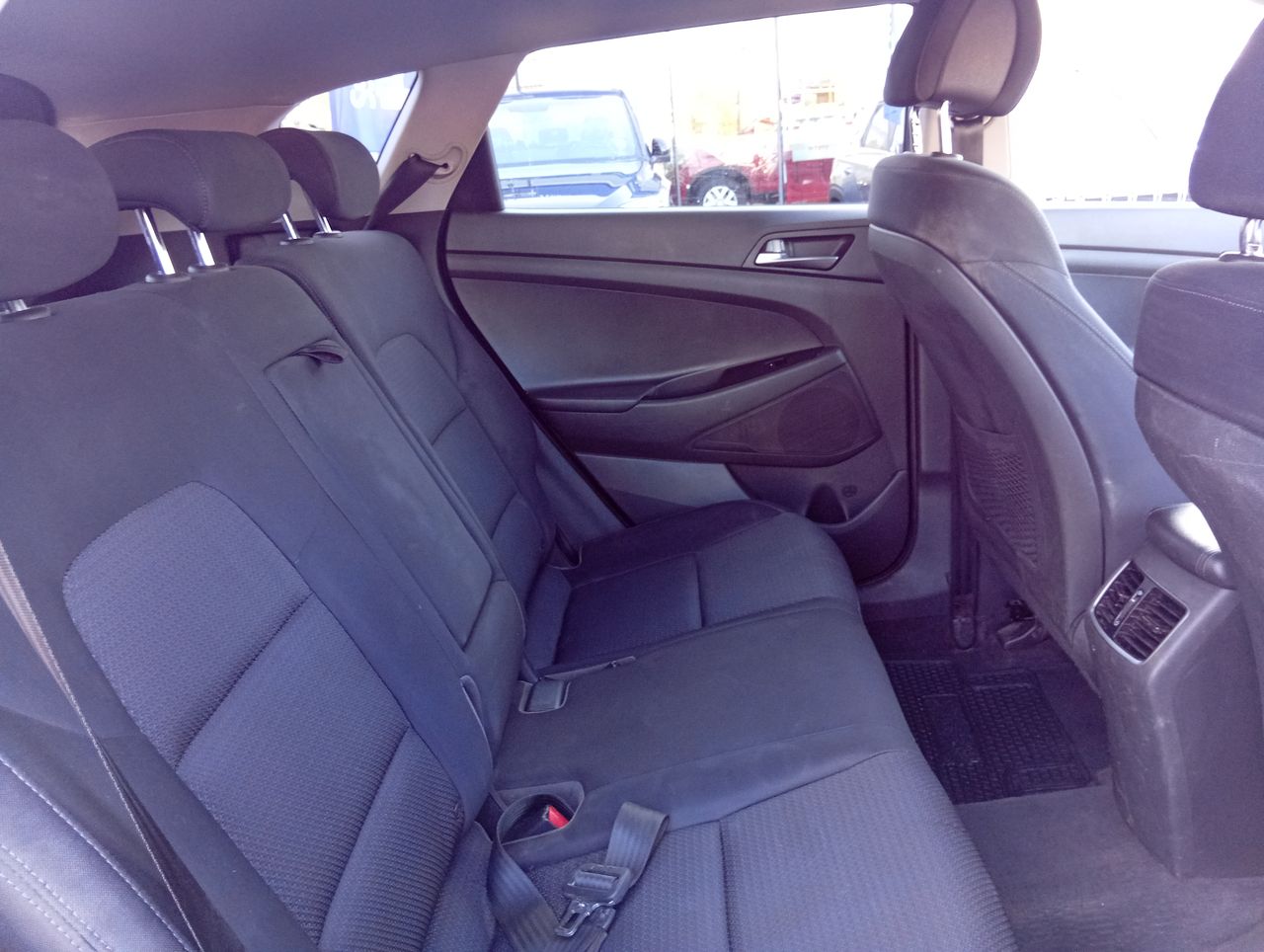 HYUNDAI - 12