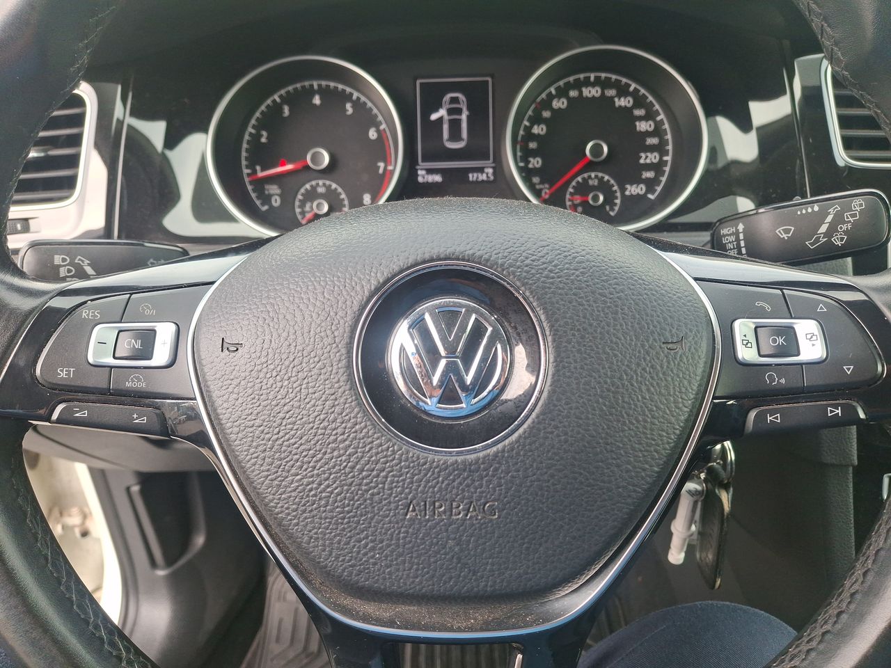 VOLKSWAGEN - 18