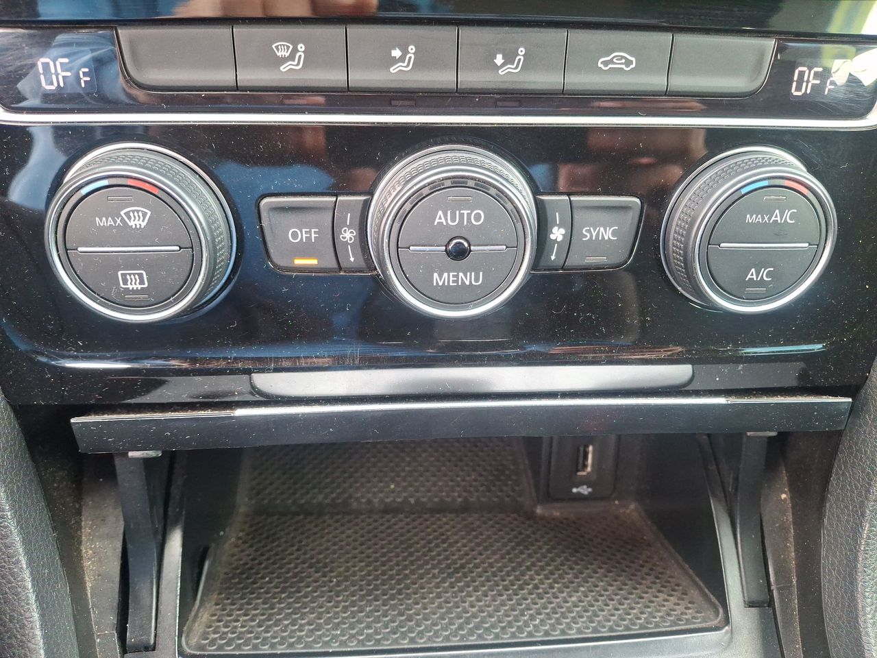 VOLKSWAGEN - 22