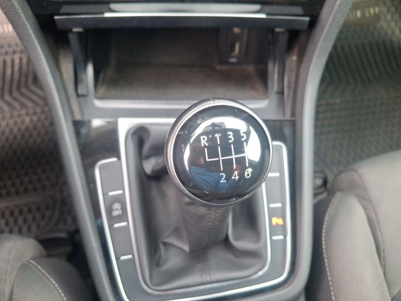 VOLKSWAGEN - 23
