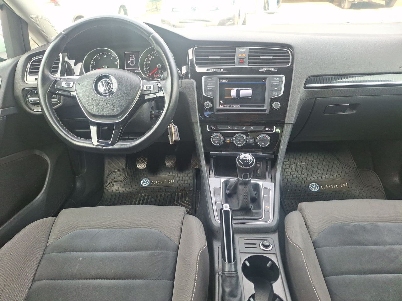 VOLKSWAGEN - 24