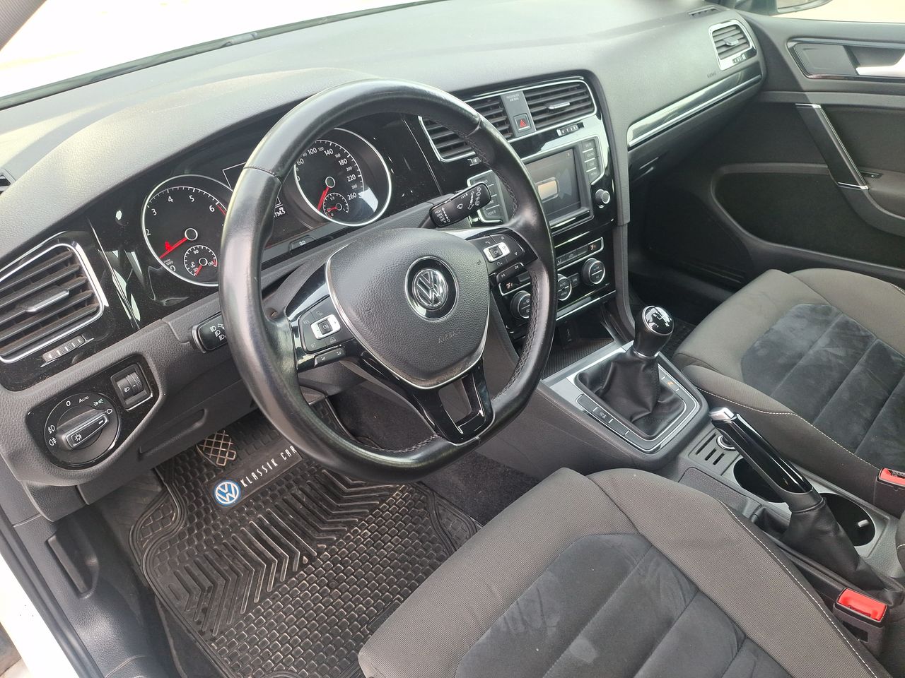 VOLKSWAGEN - 1