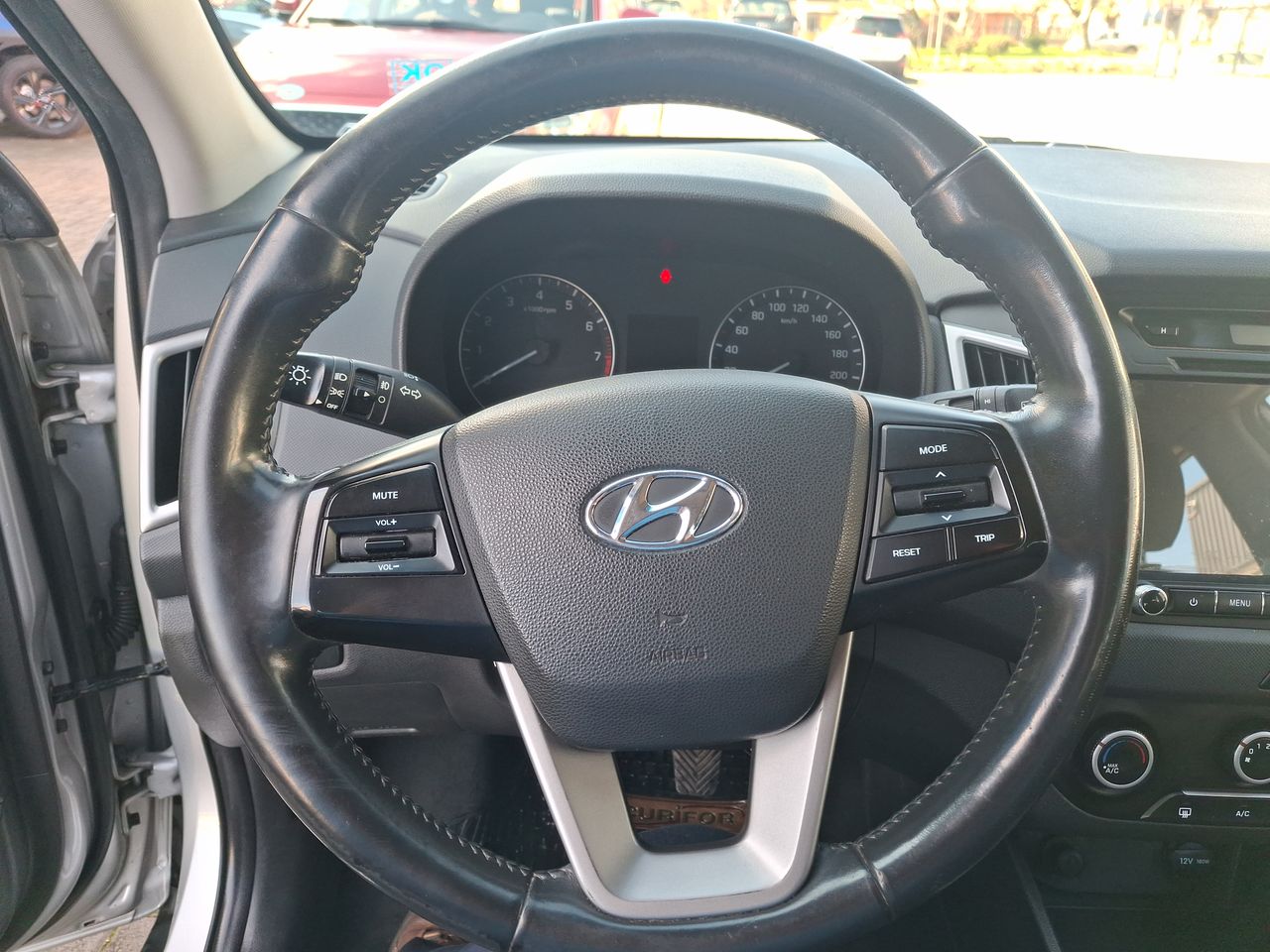 HYUNDAI - 25