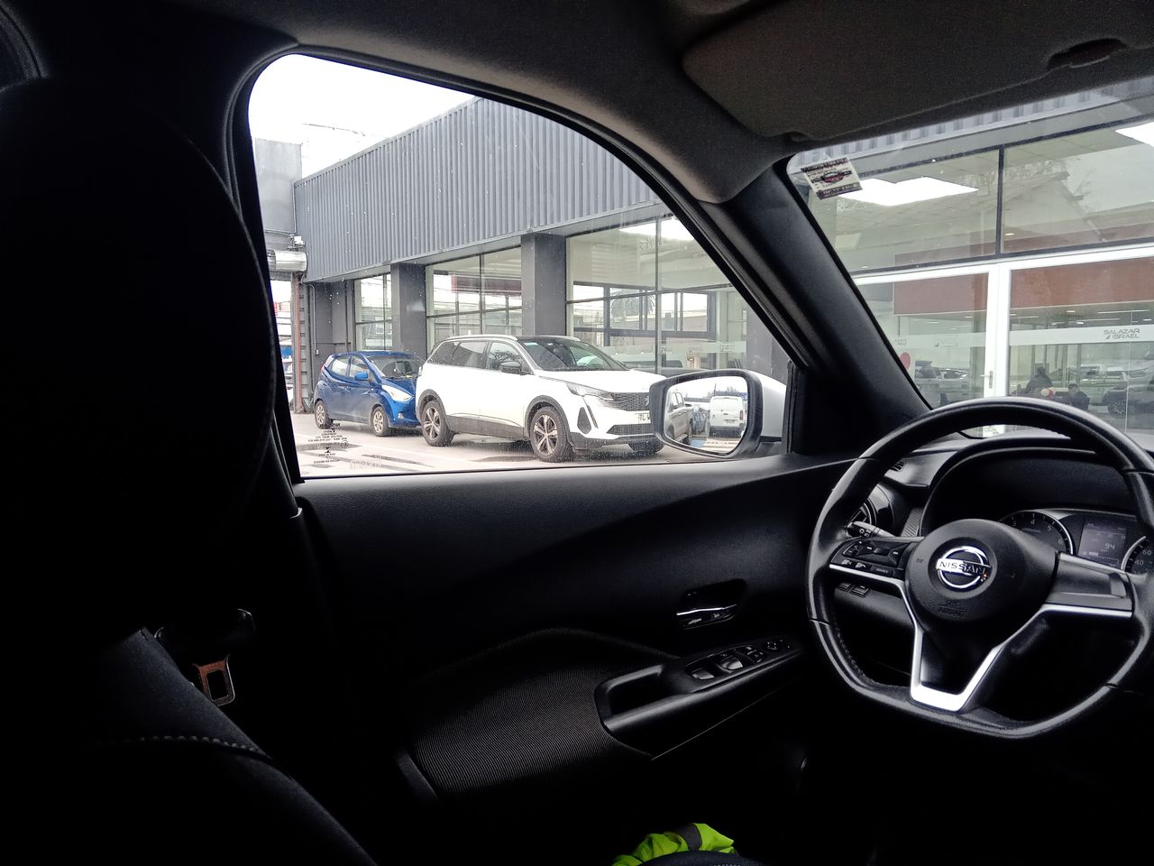 NISSAN - 6
