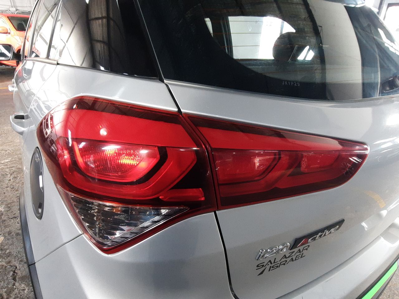 HYUNDAI - 21