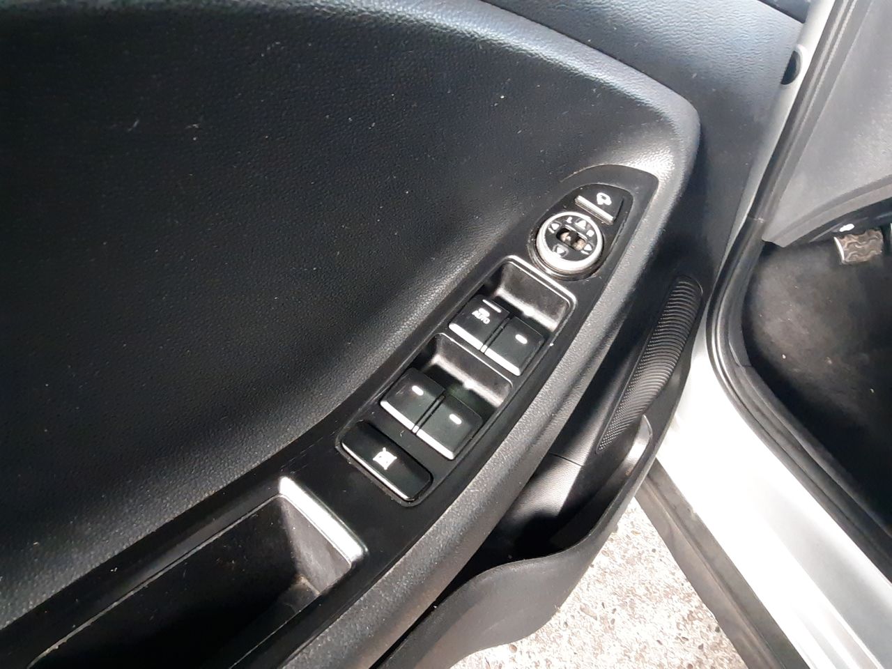 HYUNDAI - 23