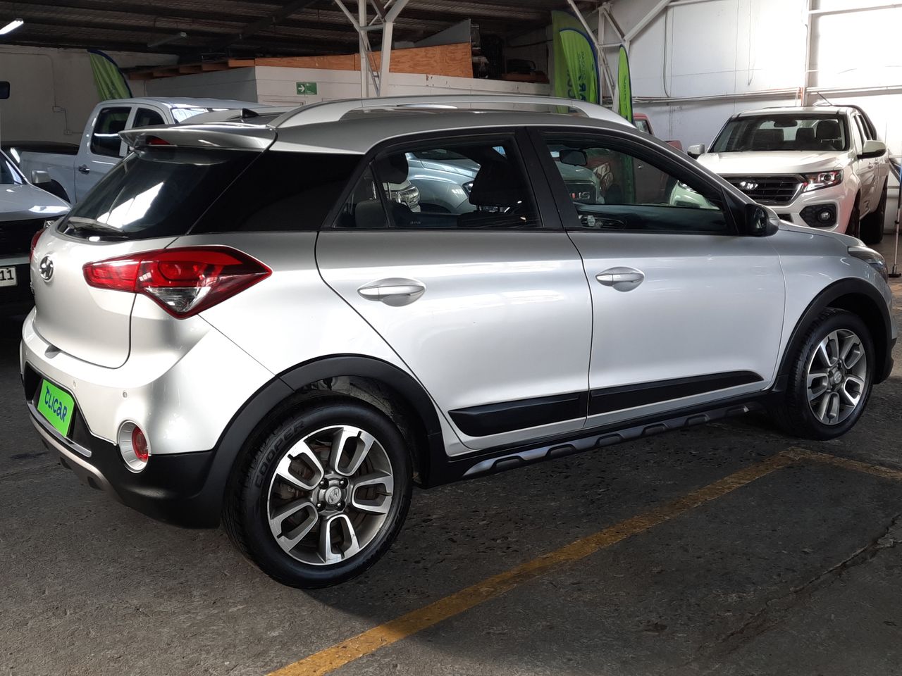 HYUNDAI - 7