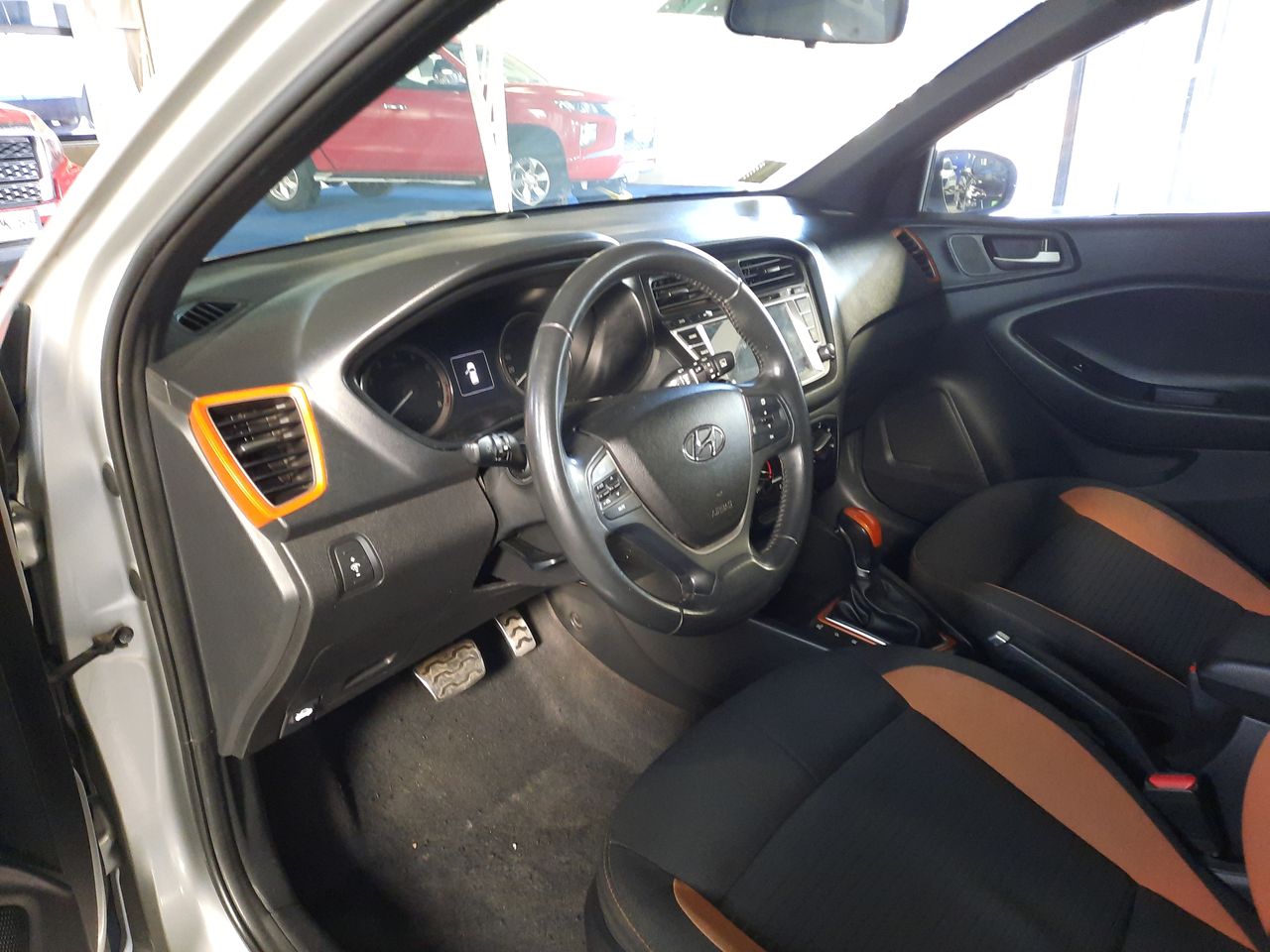 HYUNDAI - 10