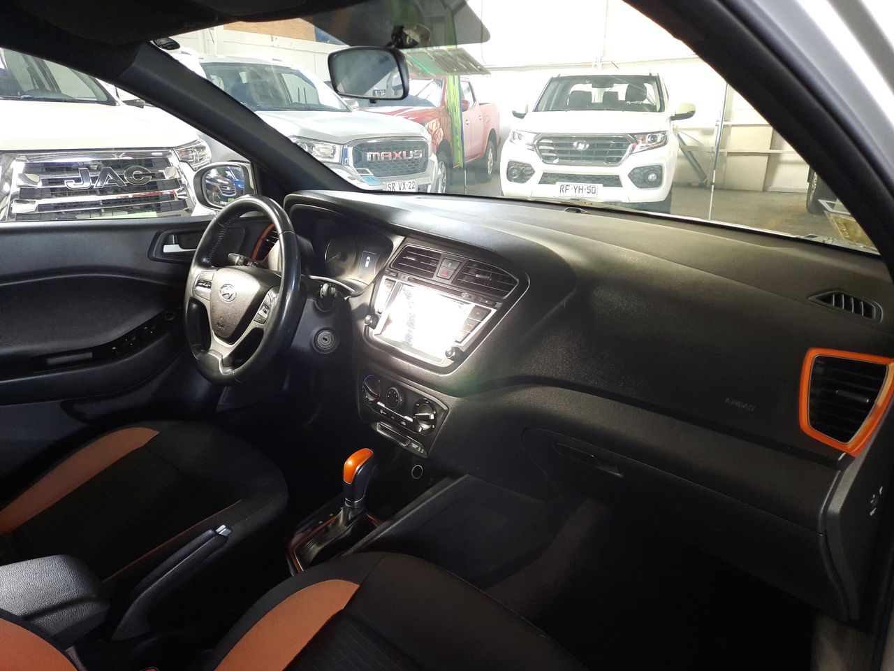 HYUNDAI - 16
