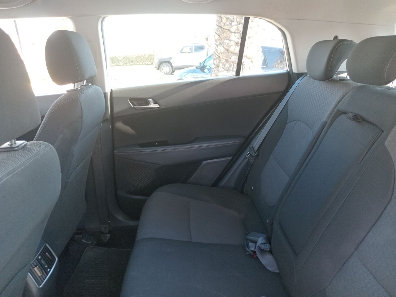 HYUNDAI - 12