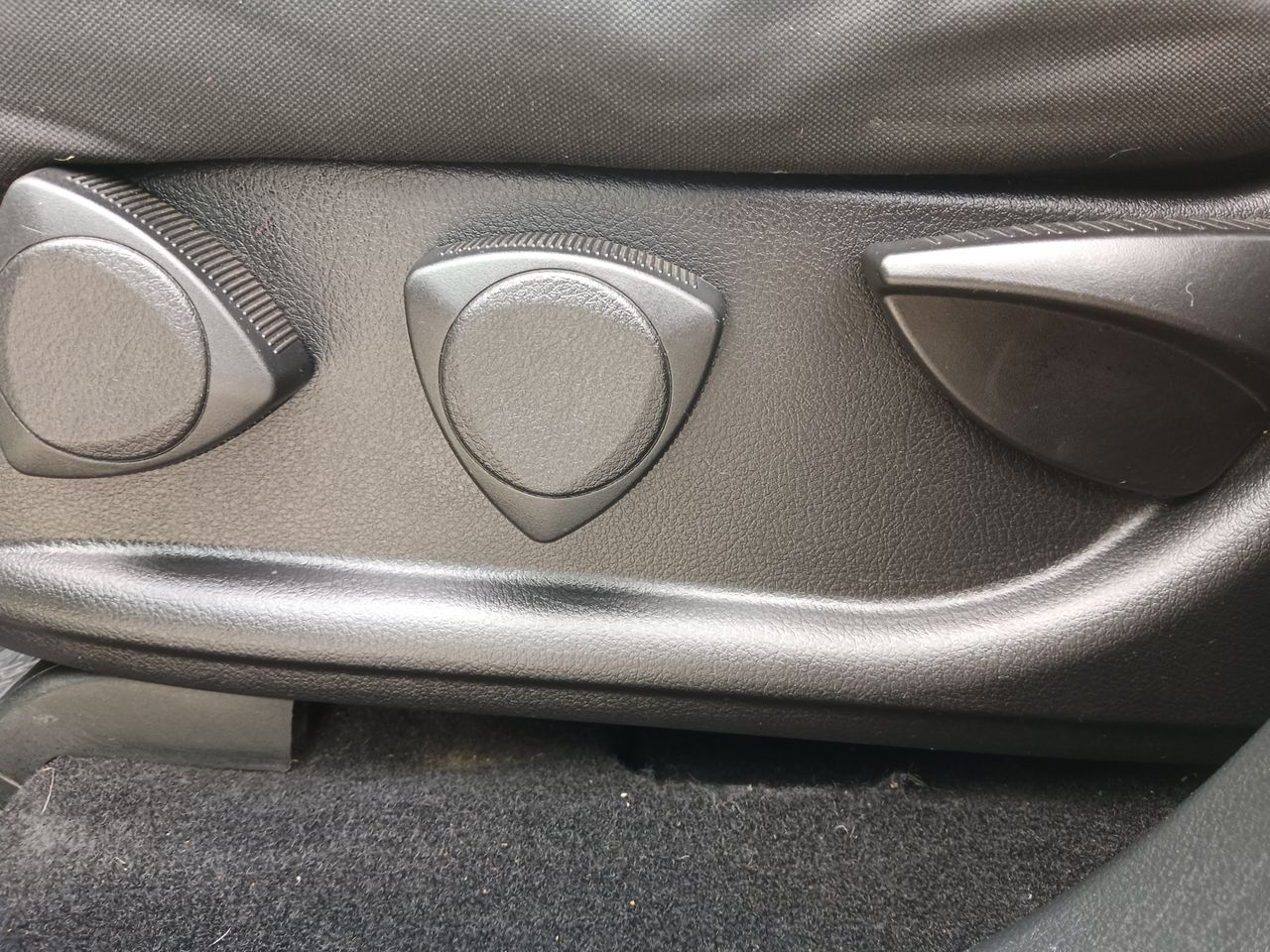 SSANGYONG - 12