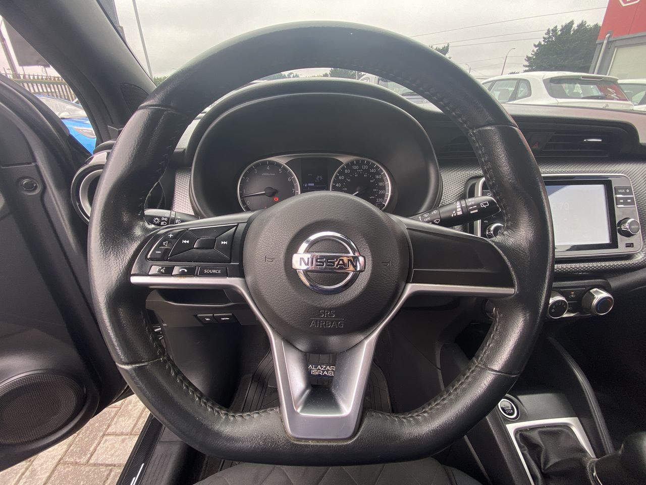 NISSAN - 25
