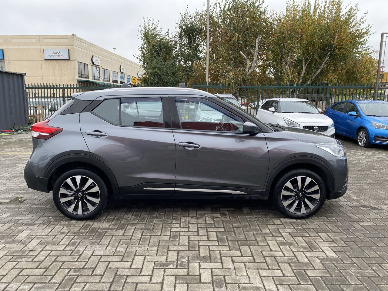NISSAN - 8