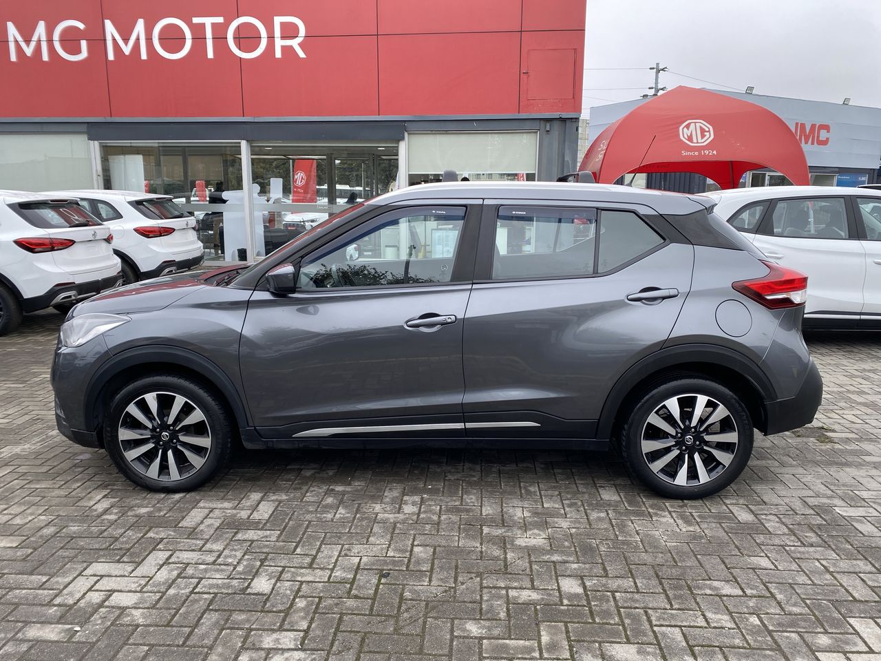 NISSAN - 4