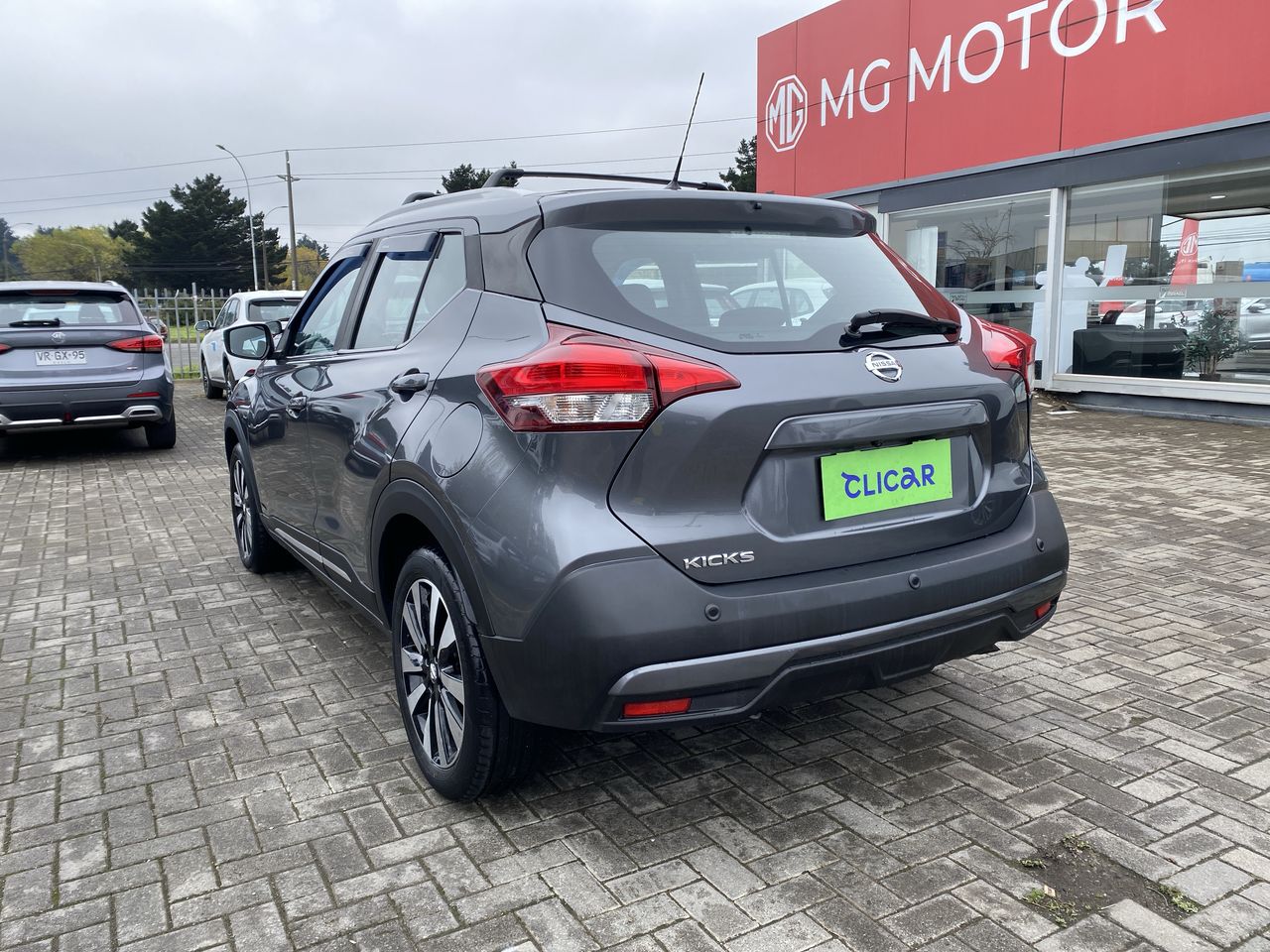 NISSAN - 5