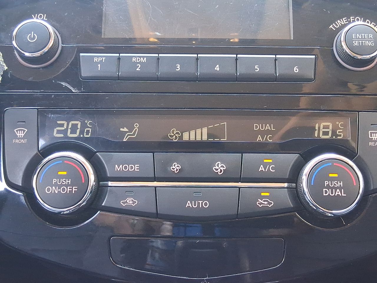 NISSAN - 26