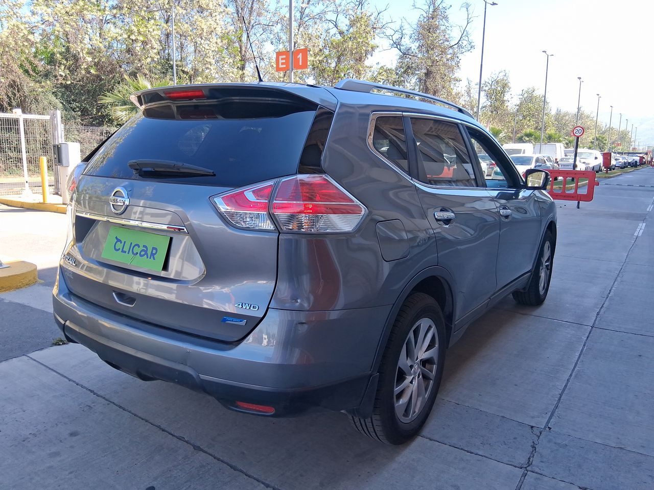 NISSAN - 5