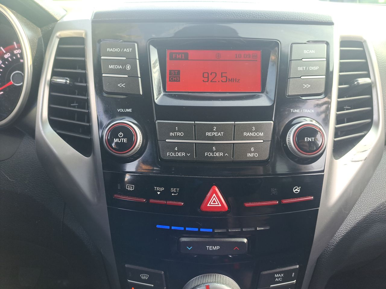 SSANGYONG - 28