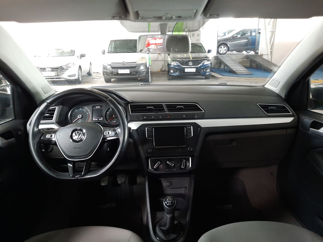 VOLKSWAGEN - 32