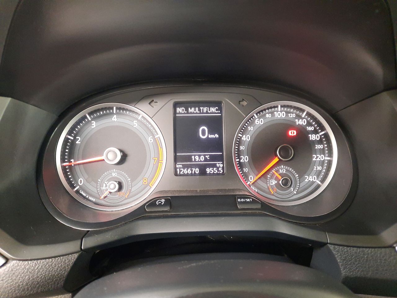 VOLKSWAGEN - 35