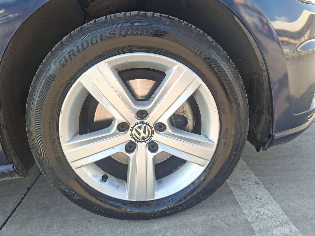 Volkswagen Golf — foto 10 de 23