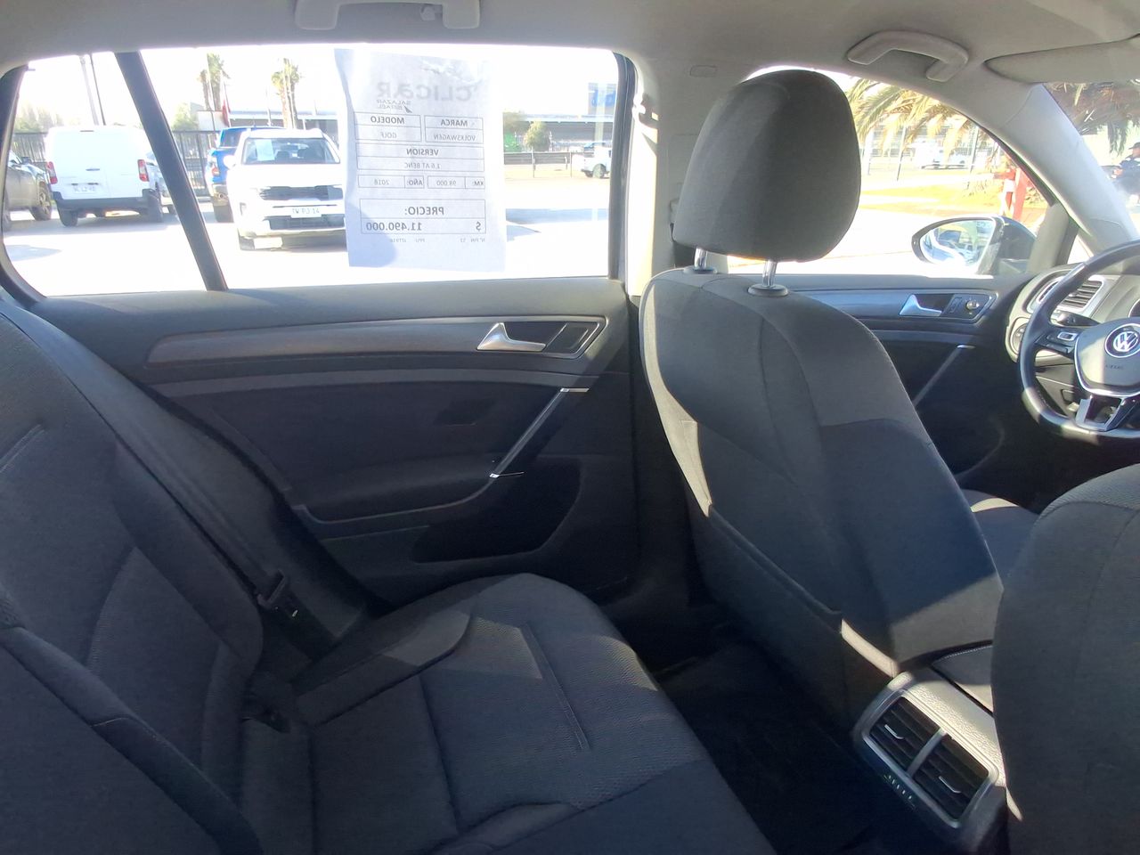Volkswagen Golf — foto 8 de 23