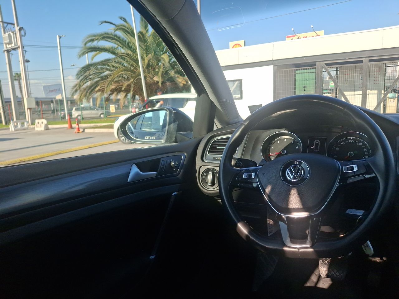 Volkswagen Golf — foto 9 de 23