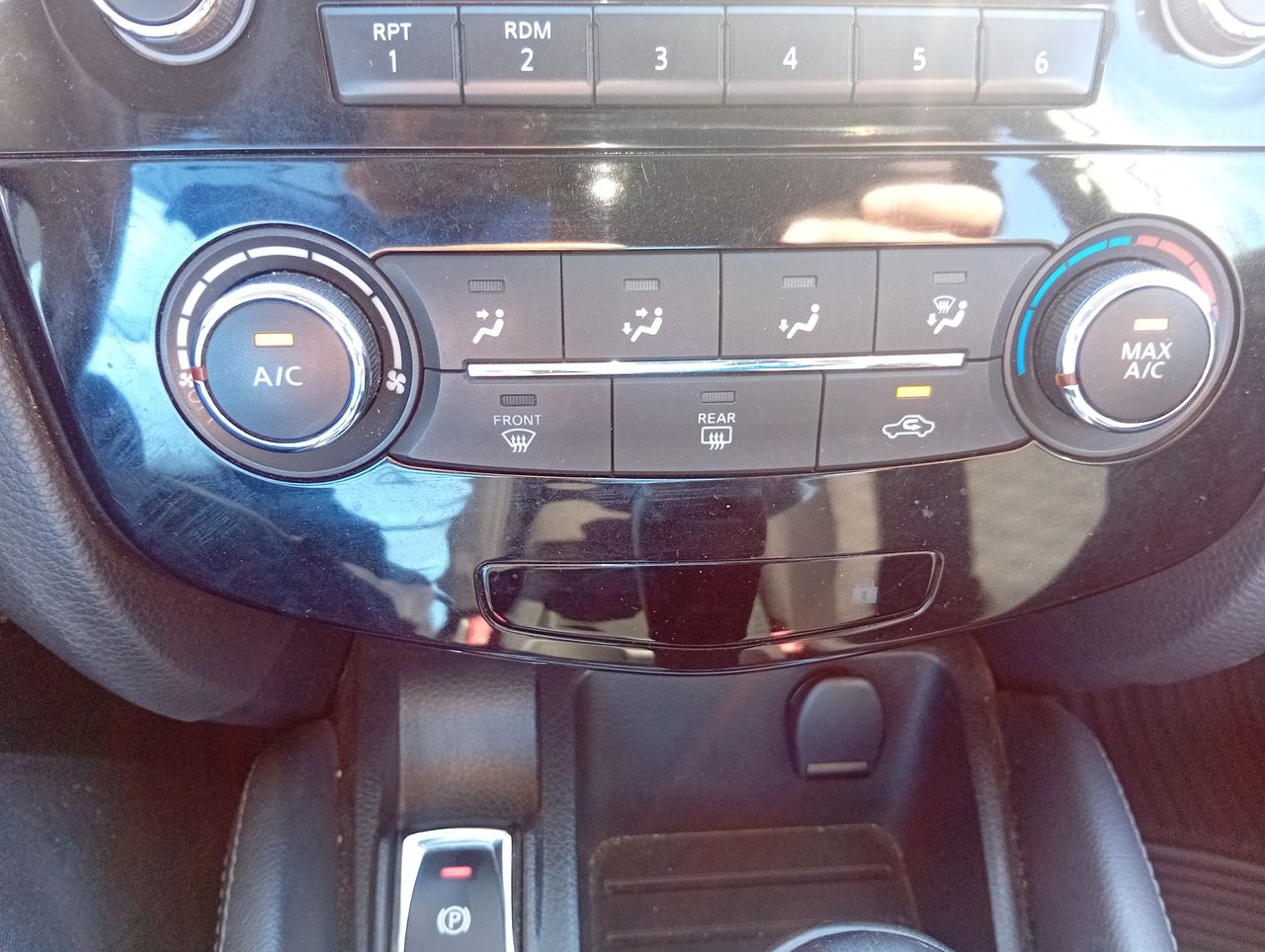 NISSAN - 27