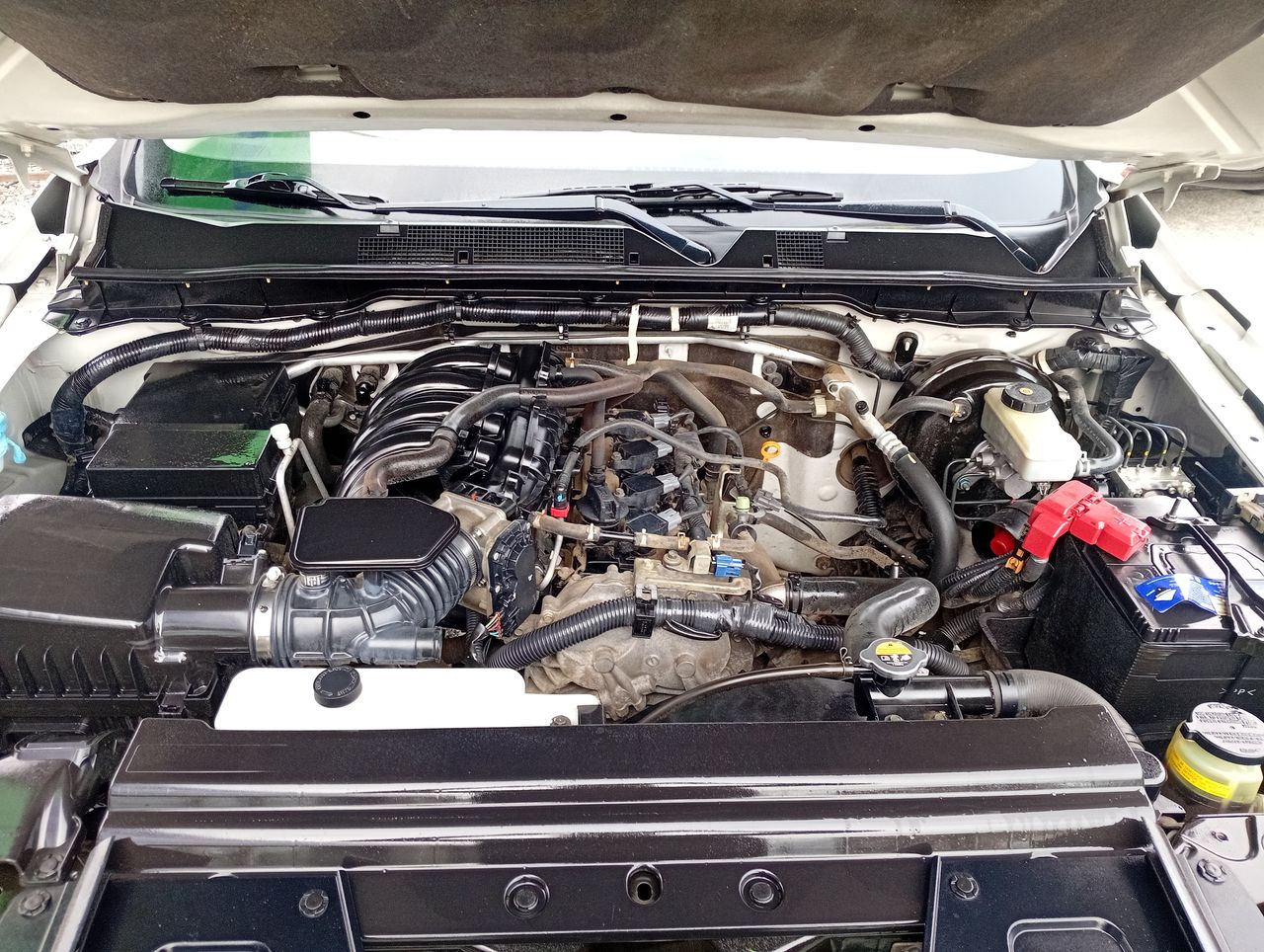 Nissan Np300 — foto 17 de 33