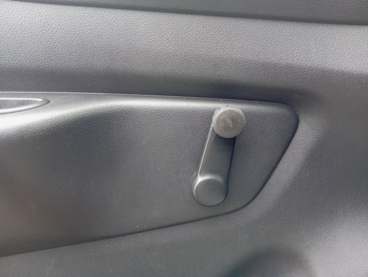 Nissan Np300 — foto 21 de 33