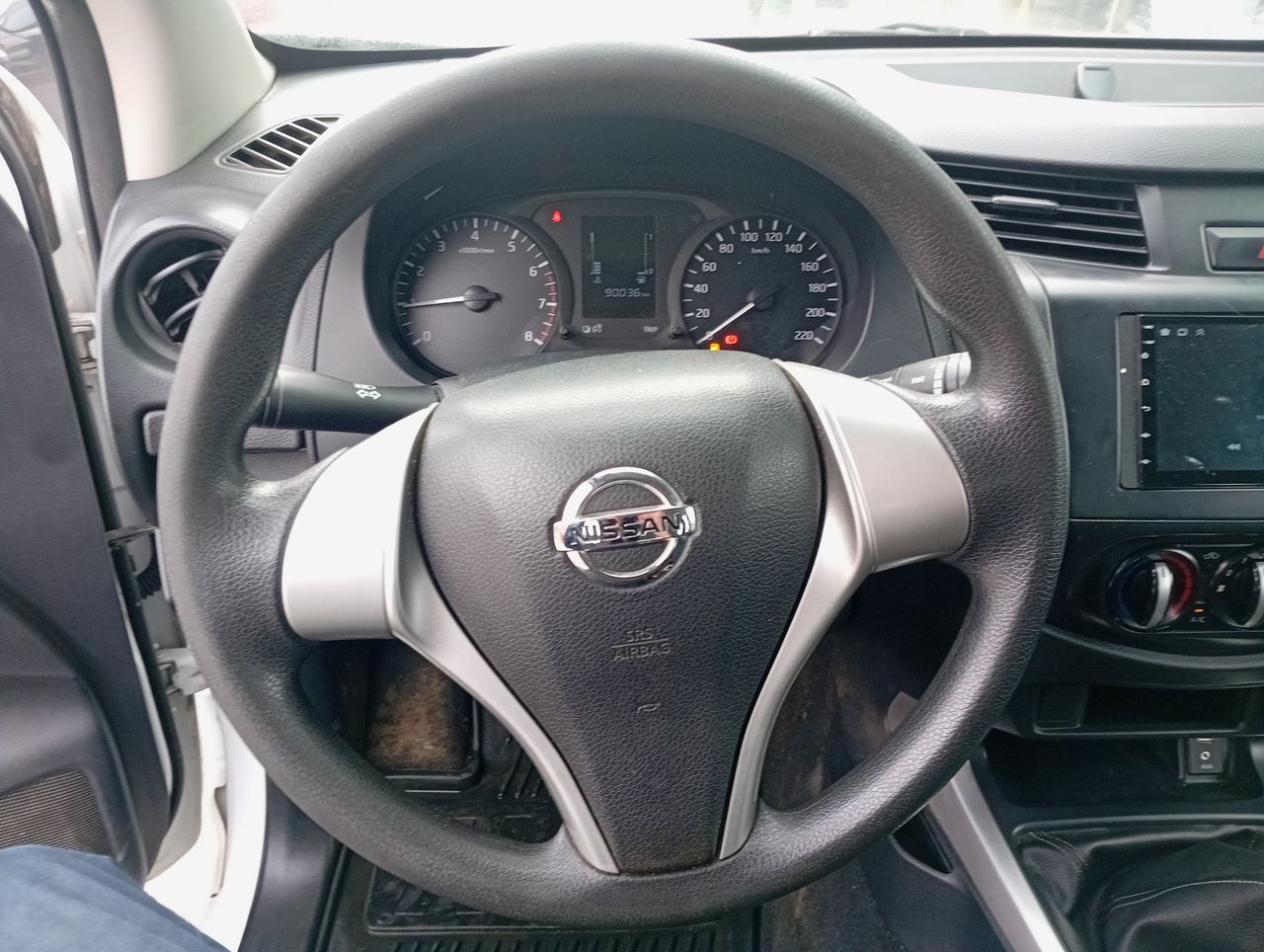Nissan Np300 — foto 24 de 33