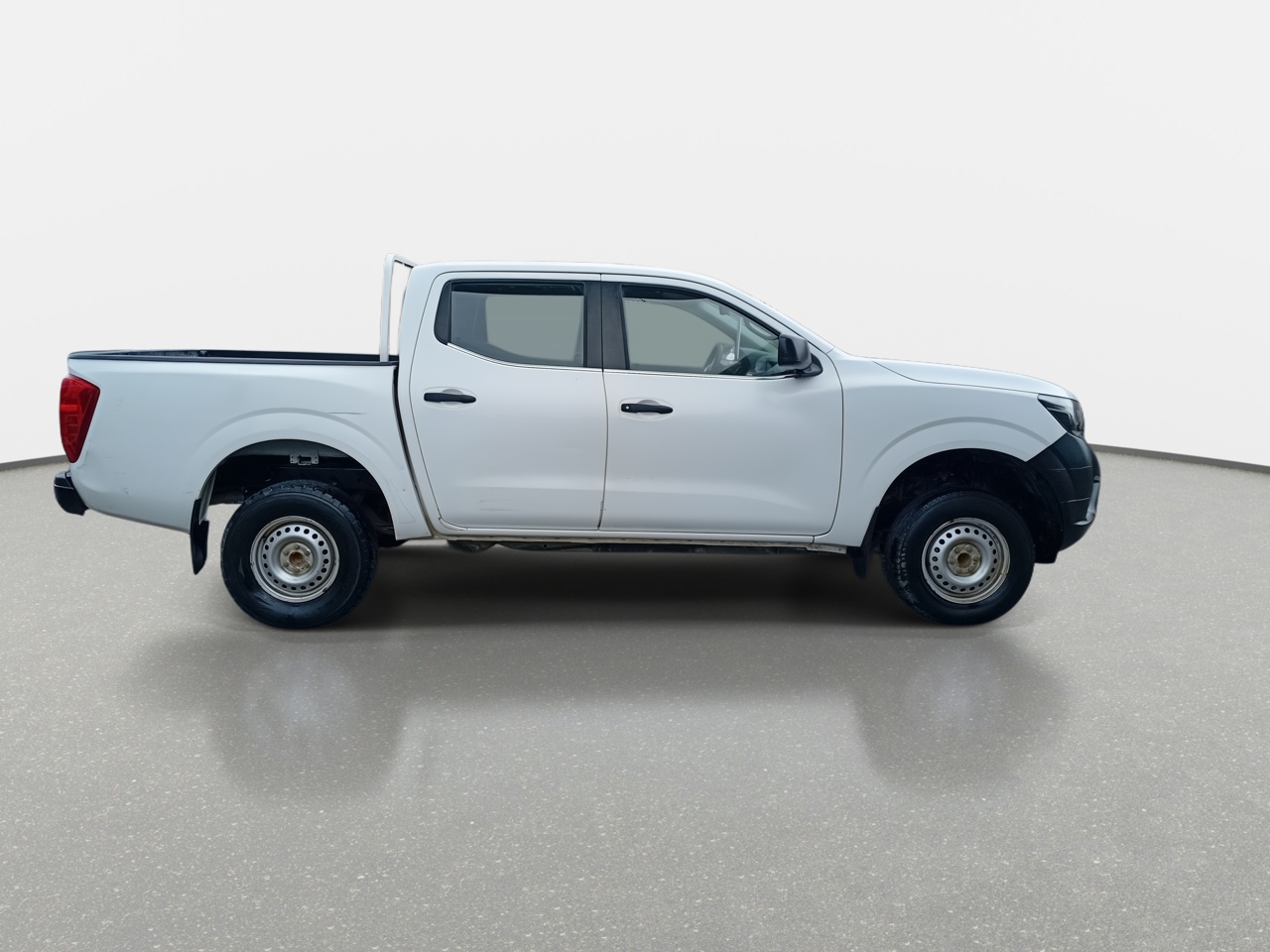 Nissan Np300 — foto 9 de 33