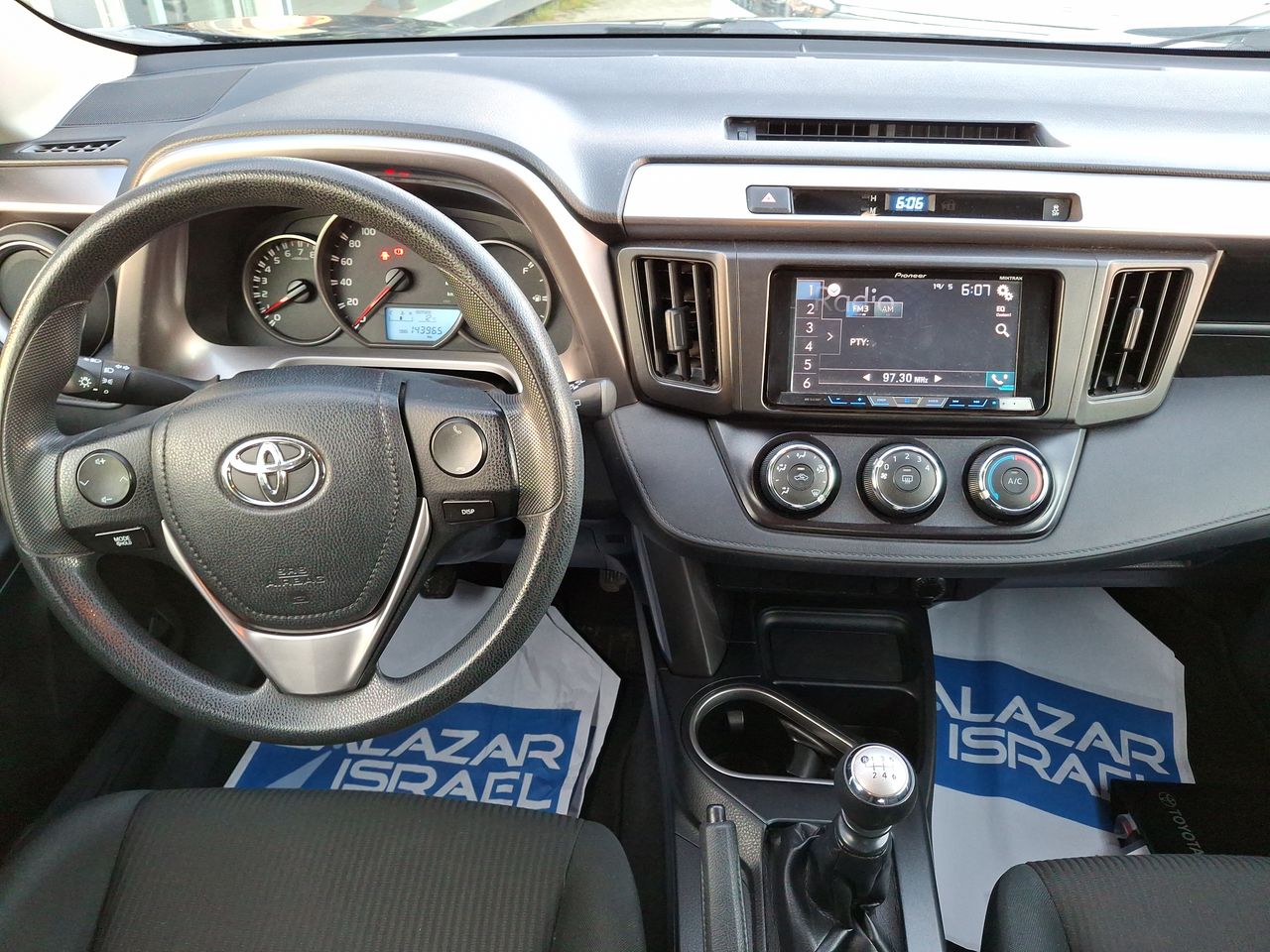 TOYOTA - 32