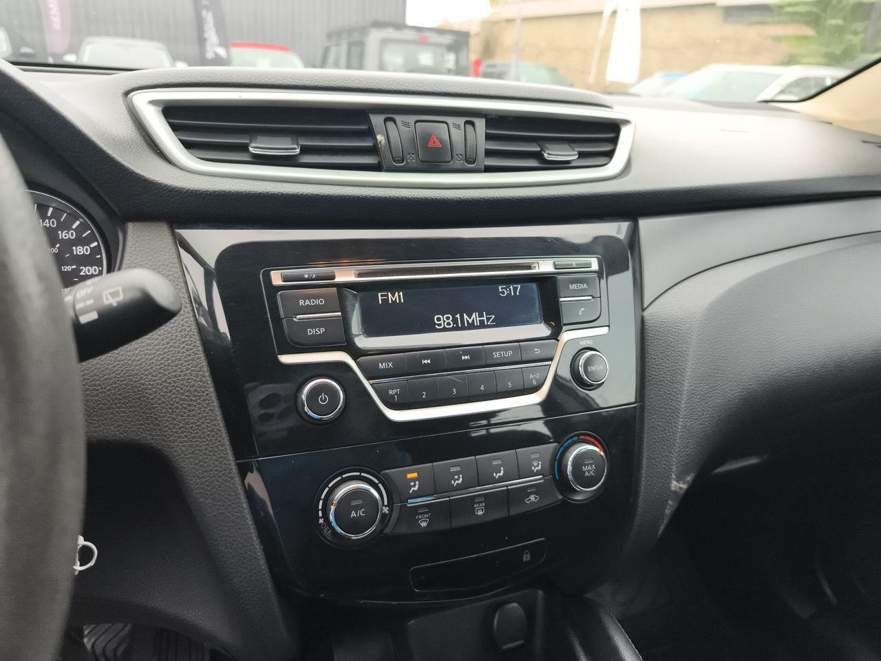NISSAN - 25