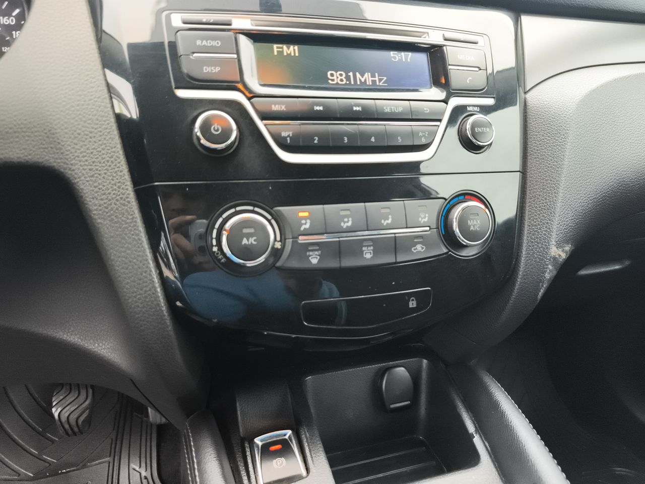 NISSAN - 26