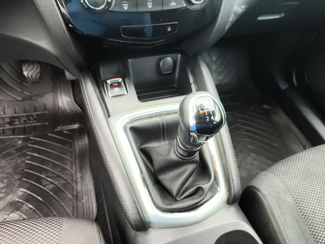 NISSAN - 27