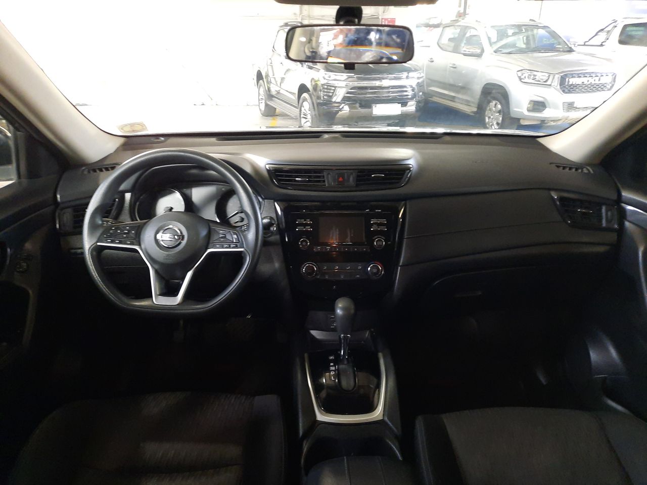 NISSAN - 24