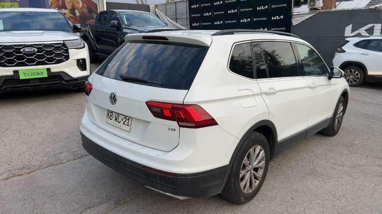 VOLKSWAGEN - 4