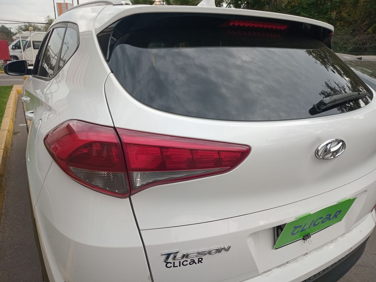 HYUNDAI - 18