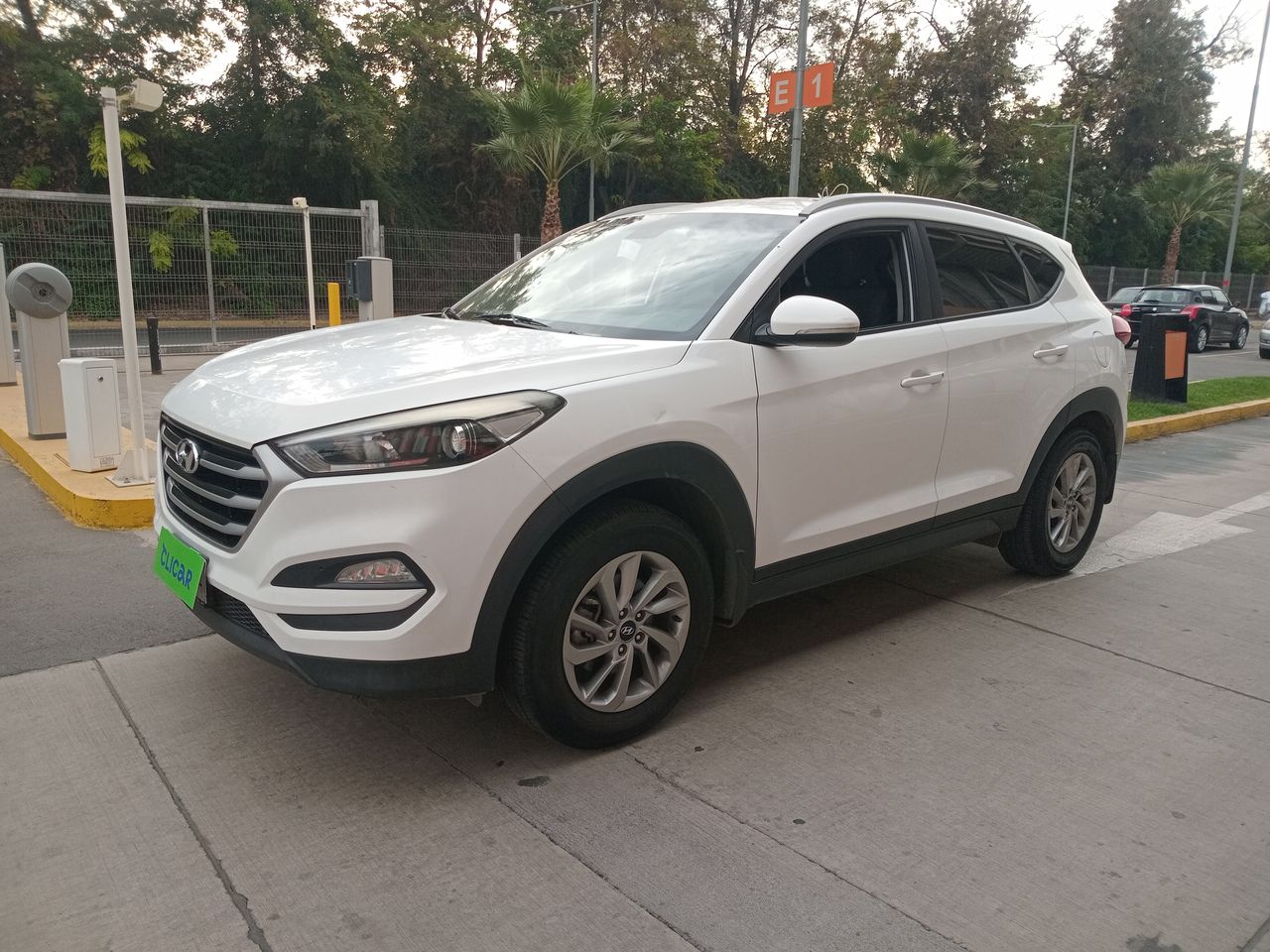 HYUNDAI - 3