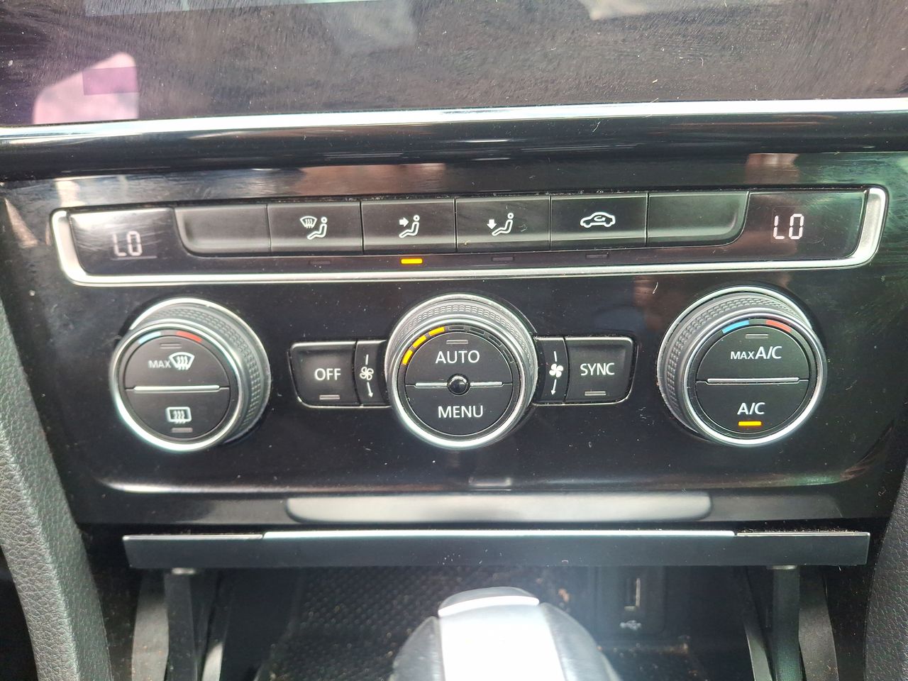 VOLKSWAGEN - 28
